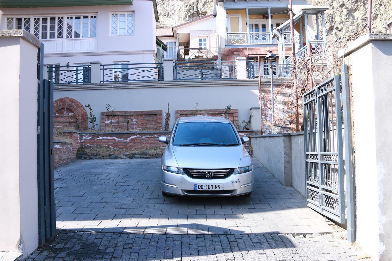Apartment Nino Botanical Tbilisi ภายนอก รูปภาพ