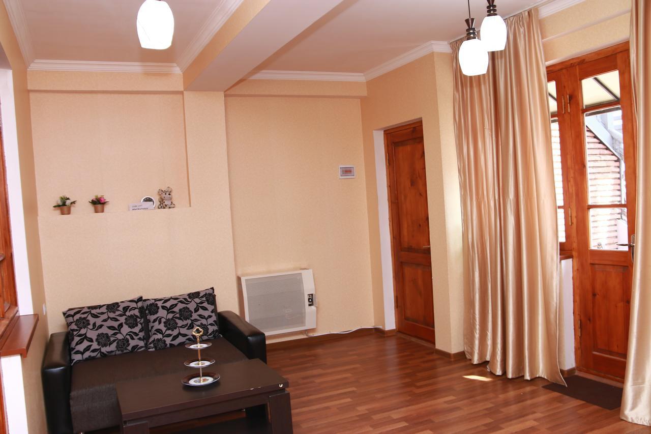 Apartment Nino Botanical Tbilisi ภายนอก รูปภาพ